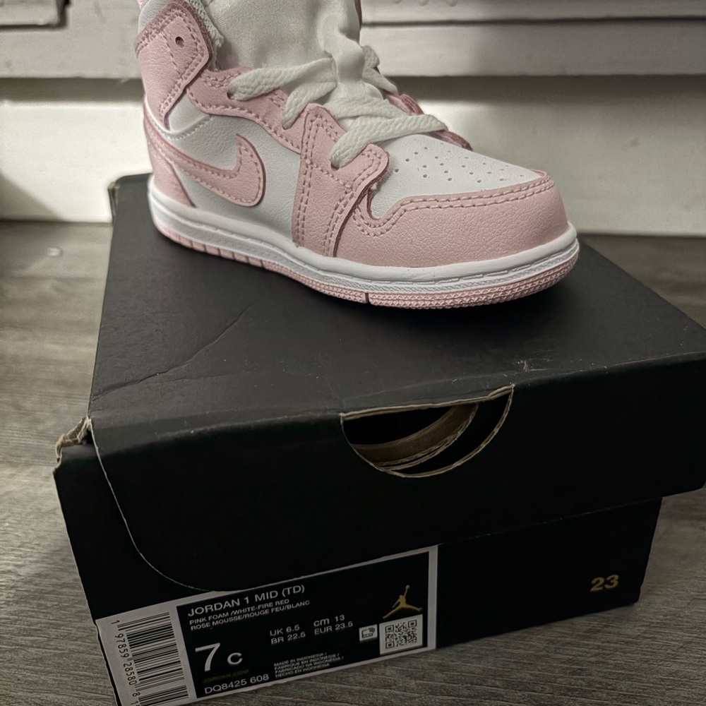 Jordan Kids' Light Pink Mid Sneakers